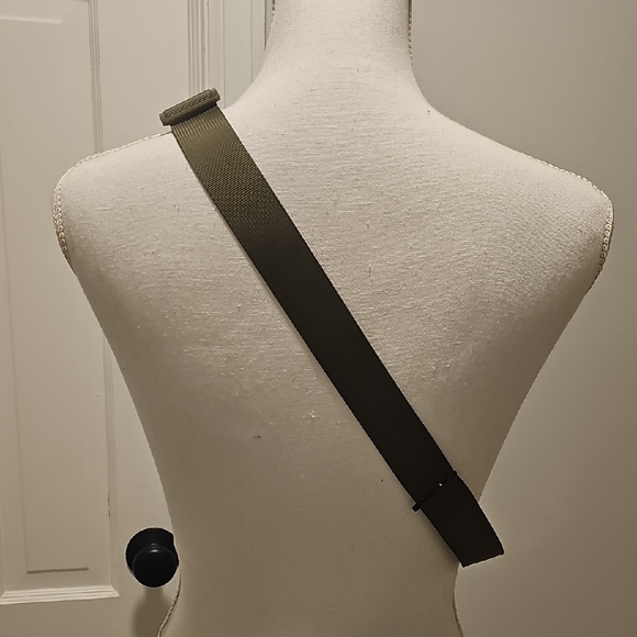 Women's Crossbody Bag - Picture 2 of 5